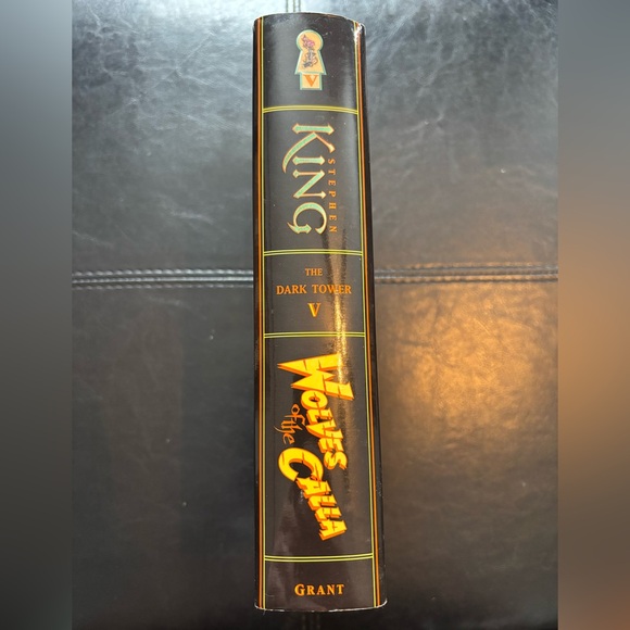 The Dark Tower V: Wolves of the Calla Book - Picture 2 of 10